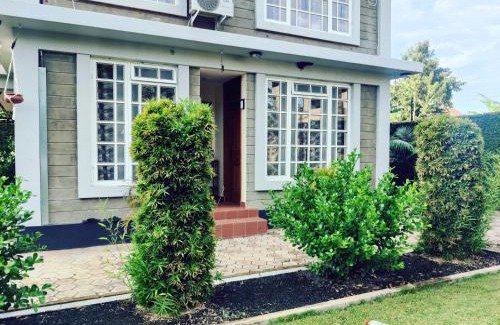 Arusha Casa | Garden View with detached Bathroom
