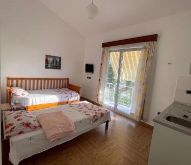Sakës Casa | Garden Villa Sunny