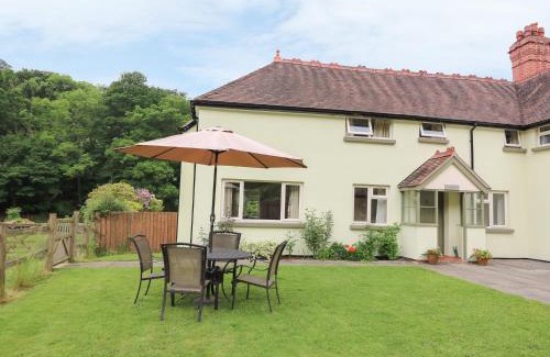 Llanwrthwl Casa | Gardener's Cottage