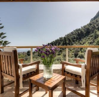 Melissopetra Apartamento | Gardenia Junior Suite In Epidavros with Shared Pool