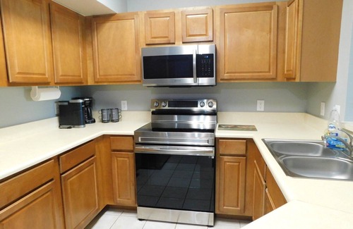 Iona Condominio | Gardens of Beachwalk 1/1 with Balcony