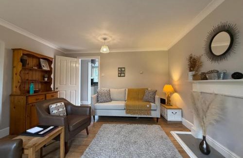 Windsor City Centre Apartamento | Garfield Place Cosy 2-Bedroom Cottage Central Windsor with Parking