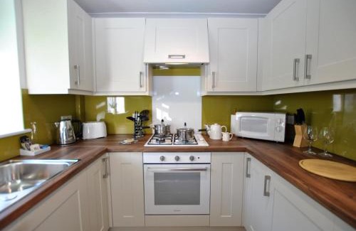 Windsor City Centre Apartamento | Garfield Place Cosy 2-Bedroom Cottage Central Windsor with Parking