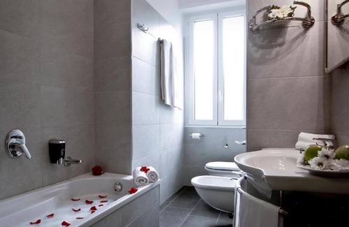 Porta Garibaldi Hotel | Garibaldi Palace