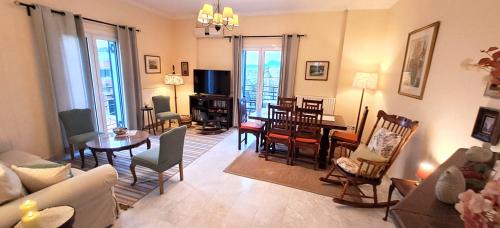 Corfu Town Apartamento | Garitsa Bay Apartment