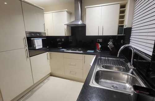 Edgware Apartamento | Garland Modern Spacious Apartment With Garden, Edgware
