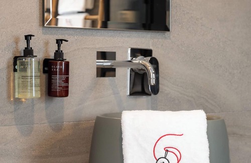 Monastiraki Hotel | Garment District Suites