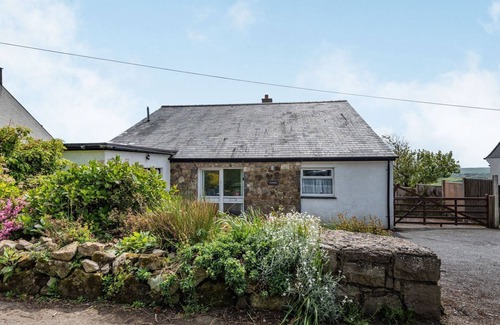 Mynytho Cabaña | GARNA, pet friendly, character holiday cottage in Llanbedrog