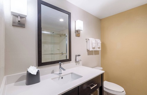 Clarksville Hotel | Garner Hotel Clarksville Northeast by IHG