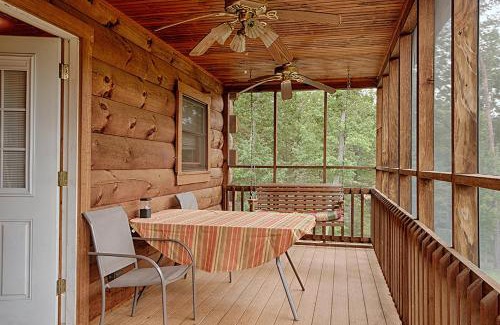 Luray Casa | Garnerland in Luray with Hot Tub and Pet Friendly