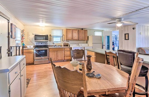 Pineland Cabaña | Garnett Cottage < 1 Mi to Savannah River!