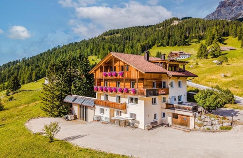 San Cassiano Cama Y Desayuno | Garni Baita