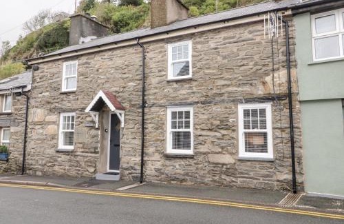 Tanygrisiau Casa | Garreg Lwyd