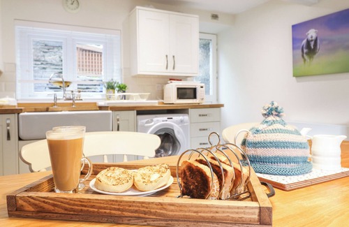 Tanygrisiau Cabaña | GARREG LWYD, pet friendly, character holiday cottage in Tanygrisiau