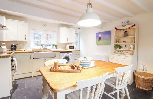 Tanygrisiau Cabaña | GARREG LWYD, pet friendly, character holiday cottage in Tanygrisiau