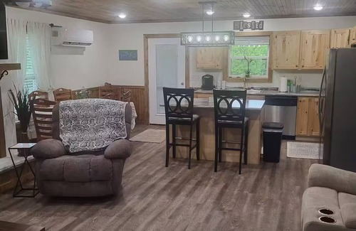 Allardt Casa | Garrett's Private Lake House with Horse Barn in wonderful Jamestown;