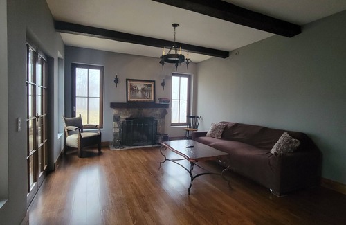 Garrison Casa | Garrison Castle Retreat 5B/4B Fireplace Pond Hike