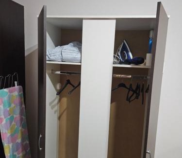 Sector 4 Apartamento | Garsoniera - 1 minut de Metrou Dimitrie Leonida