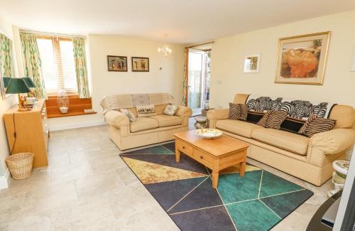 Newport Casa | Garstons Barn