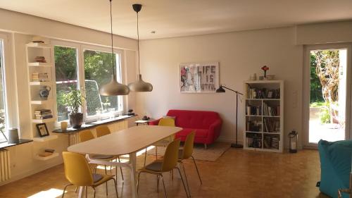 Bad Homburg v.d. Hoehe Apartamento | Gartenchalet Rotkehlchen