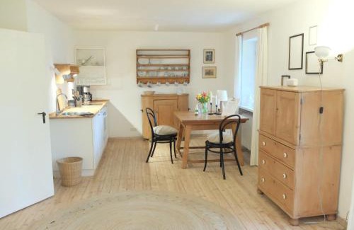 Breitbrunn a. Chiemsee Apartamento | Gartenstudio-Apartment Tausendfreund - adults only - am Chiemsee