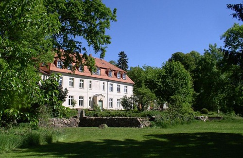 Berge Cama Y Desayuno | Gartenzimmer im Schloss Neuhausen