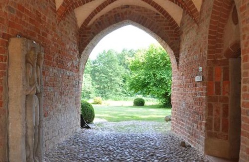 Berge Cama Y Desayuno | Gartenzimmer im Schloss Neuhausen