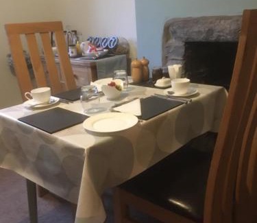 Llanbedr Cama Y Desayuno | Garth Engan Private Self Contained B&B with Garden Area