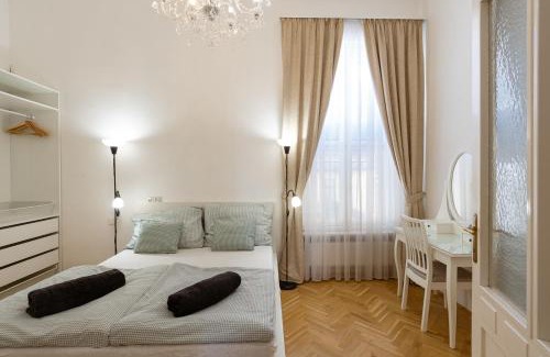 Ferencvaros Apartamento | Garys bright and spacious two bedroom flat near Danube