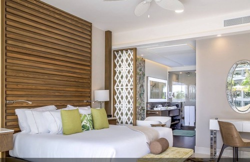 Playa Mujeres Complejo | GARZA BLANCA CANCUN 1 BR - other size suites available