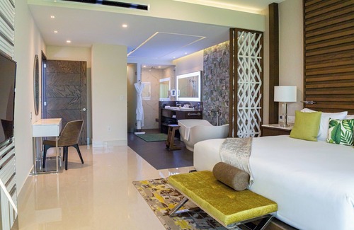Puerto Juárez Complejo | Garza Blanca Resort & Spa Cancun Penthouse 3-bedroom LOFT Suite Ocean View