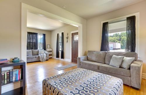 Hixton Casa | Gas Grill and Porch Rural Hixton Vacation Home!