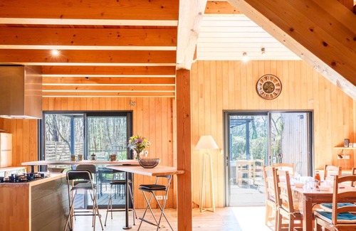 Gastes Chalet De Esquí | Gastes, Charmant chalet en bois avec Jacuzzi 6 pers