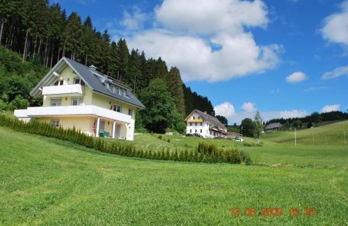 Schwarzenbach Casa | Gasthaus Pension Donishäusle