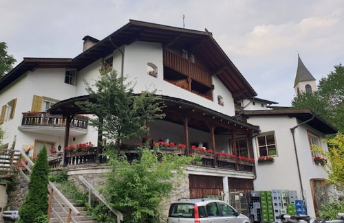Santa Valburga Apartamento | Gasthof Kirchsteiger 'Zimmer 10' con vistas al lago, terraza compartida y Wi-Fi
