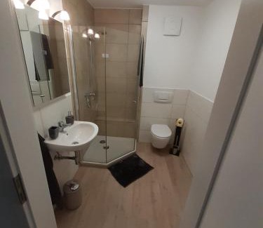 Niederkalbach Apartamento | Gastwirtschaft & Metzgerei zur Linde