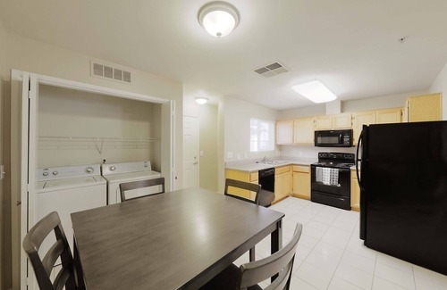 Pumpkin Center Condominio | GATED 2 Bedroom/1.5 Bath Townhome FURNISHED