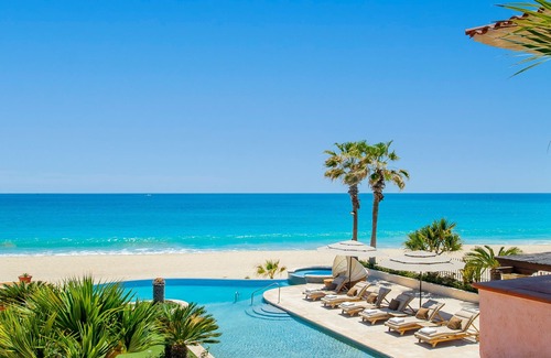 Cabo San Lucas Casa | Espectacular finca frente a la playa en el corazón del corredor