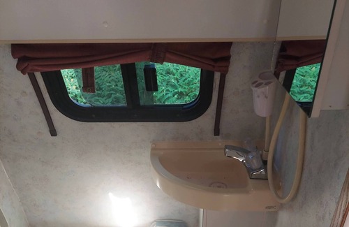 Mountlake Terrace Alquiler De RV | GATED CLASS B RV STAYING