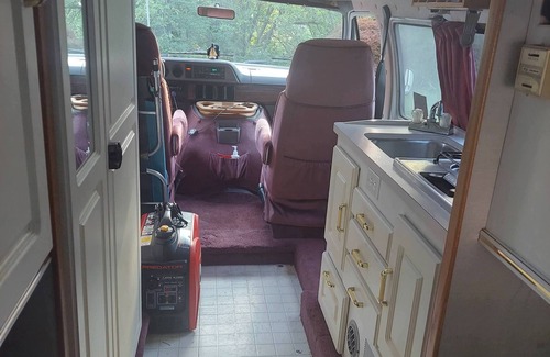 Mountlake Terrace Alquiler De RV | GATED CLASS B RV STAYING