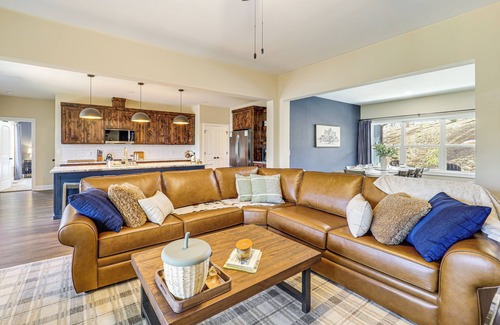 Hickory Casa | Gated Community w/Perks: North Carolina Hideaway