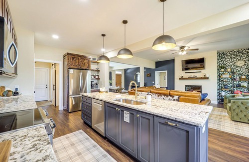 Hickory Casa | Gated Community w/Perks: North Carolina Hideaway