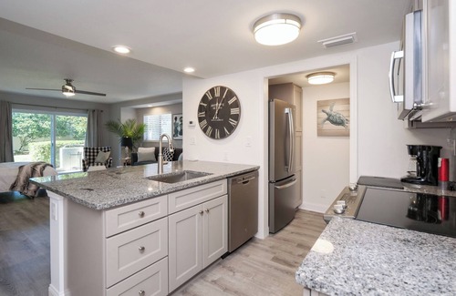 Sawgrass Condominio | Gated community, private beach access, renovated condo!!