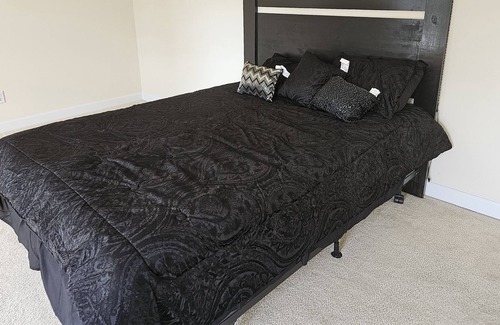 Olivia Casa | Gated community Home! Golf course & more
