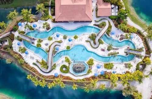 Naples Condominio | Comunidad cerrada / Río lento / Piscina / Tenis / Granito / Azulejo / Lanai con cocina