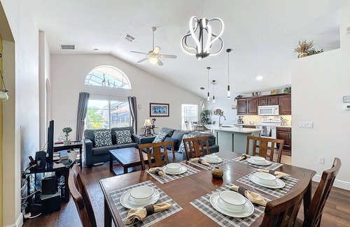 Highgate Park Villa | ⭐ ⭐ Gated Community | Modern | 4 Bed | 3 Bath | South Facing Large Pool Deck ⭐⭐