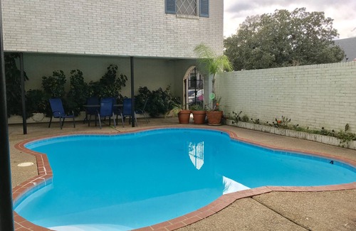 Metairie Apartamento | Cómodo, seguro, a minutos de lugares de NOLA