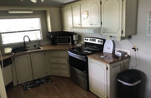 Wildwood Casa | Gated community with Country Club. Amenities galore!! Hour from Tampa & Orlando!