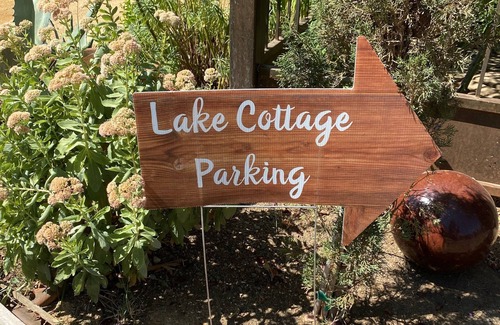 Redwood Valley Cabaña | Gated Estate- Lake, Vineyard and Barn View Cottage