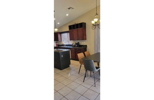 Maryvale Casa | Gated family-friendly 3 beds near big events venues